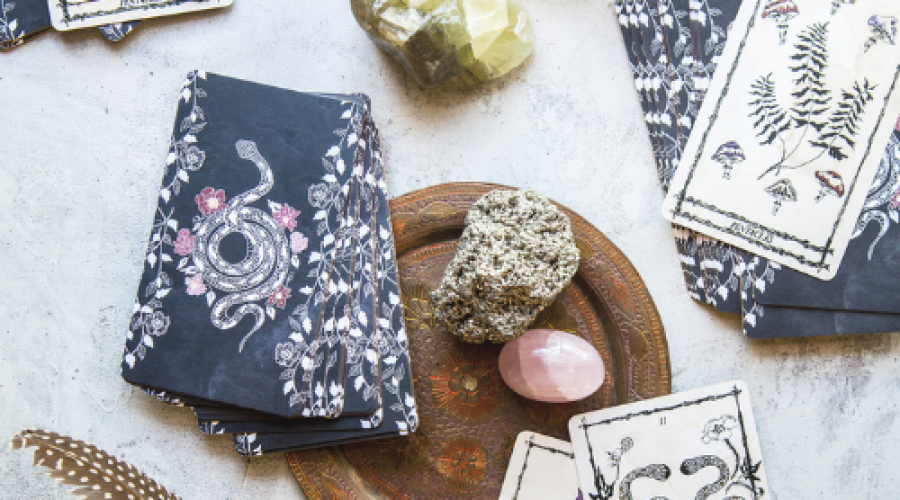 How to Interpret Divinatory Cards ?